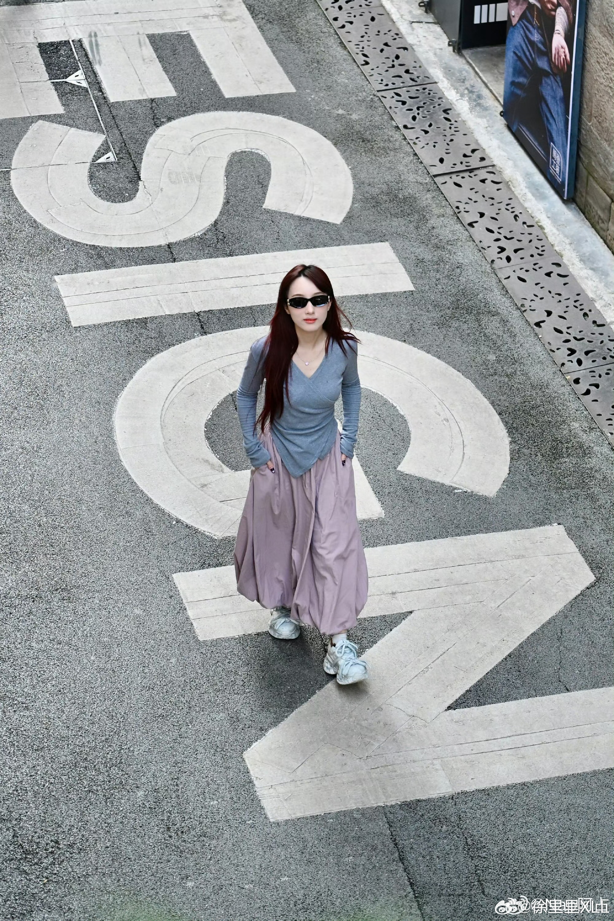 我一直都有个疑问啊。技工组体育委员他老婆看上他啥了？ 