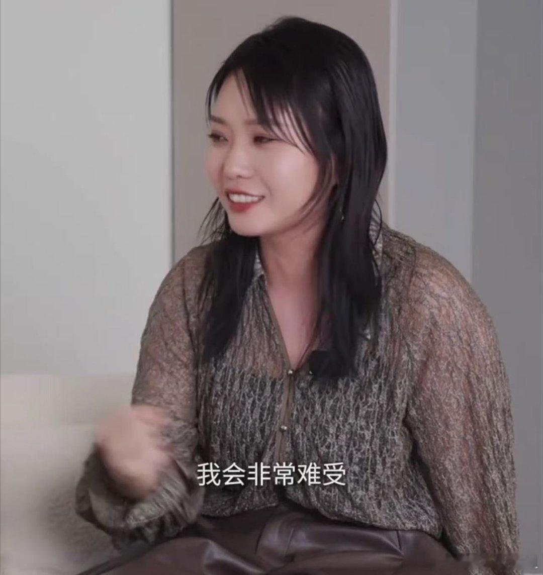 李雪琴说吴彦祖是毛雪汪的白月光 李雪琴怕让吴彦祖白来了雪琴真的很温柔，把吴彦祖放