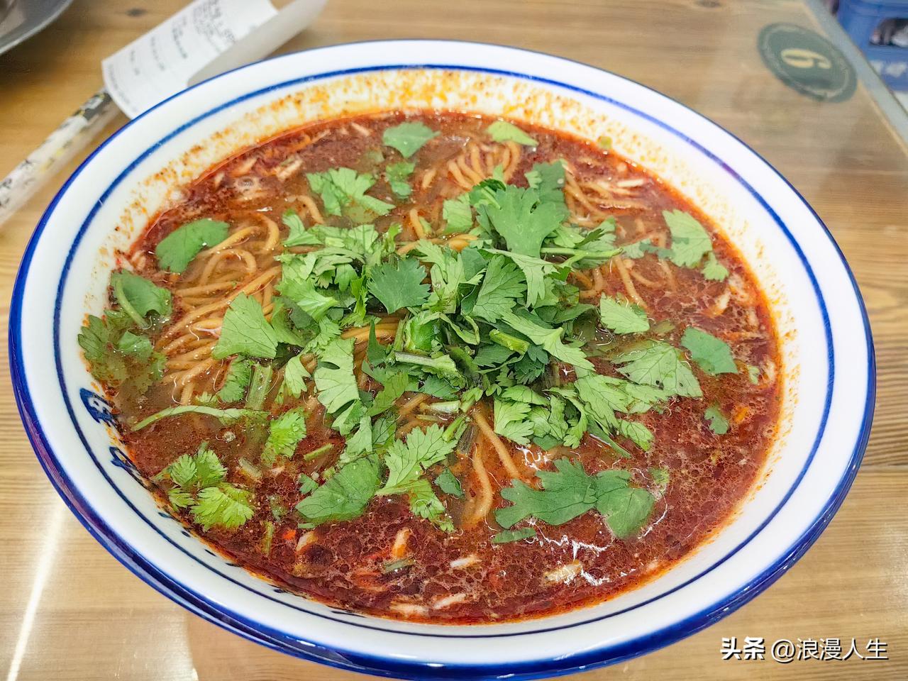 渭南市下吉南七饸络名气很大，记得小时候相约几个发小自行车几十公里专程去打牙祭。
