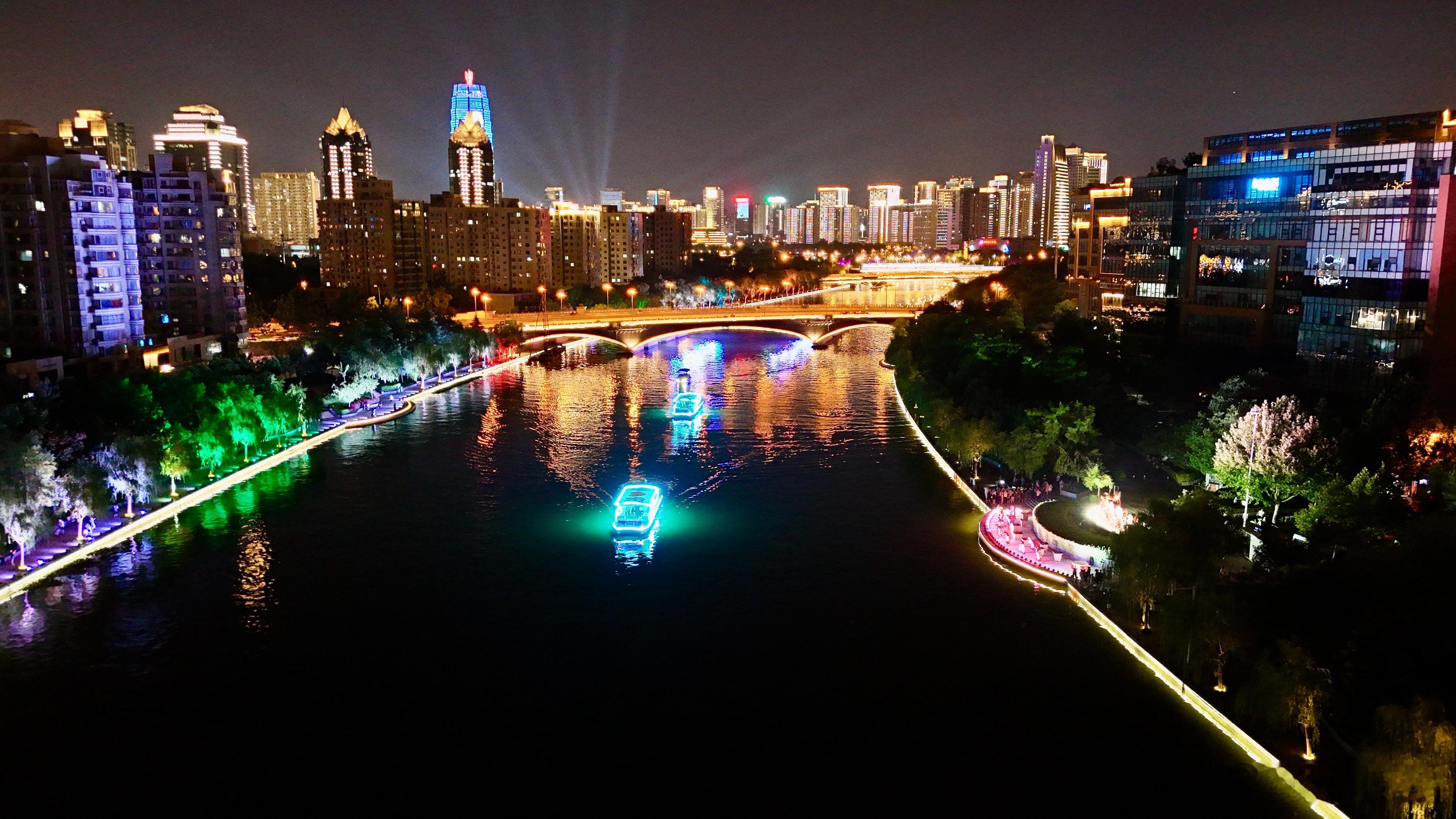 郑州夜生活的畅爽打开方式 郑州夜生活正在从单一“吃夜市”升级为“水上夜游+文创街