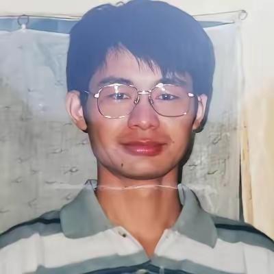 他是清华博士，因为遭人陷害不幸入狱，申诉无效之后，只能被迫的选择被羁押1200多