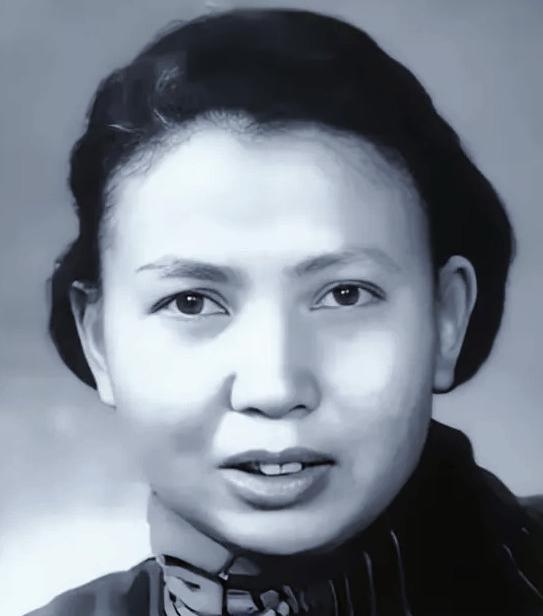 1941年，21岁的女战士莫林被活埋前，敌人竟突然问：“你认识莫林吗？”莫林一听