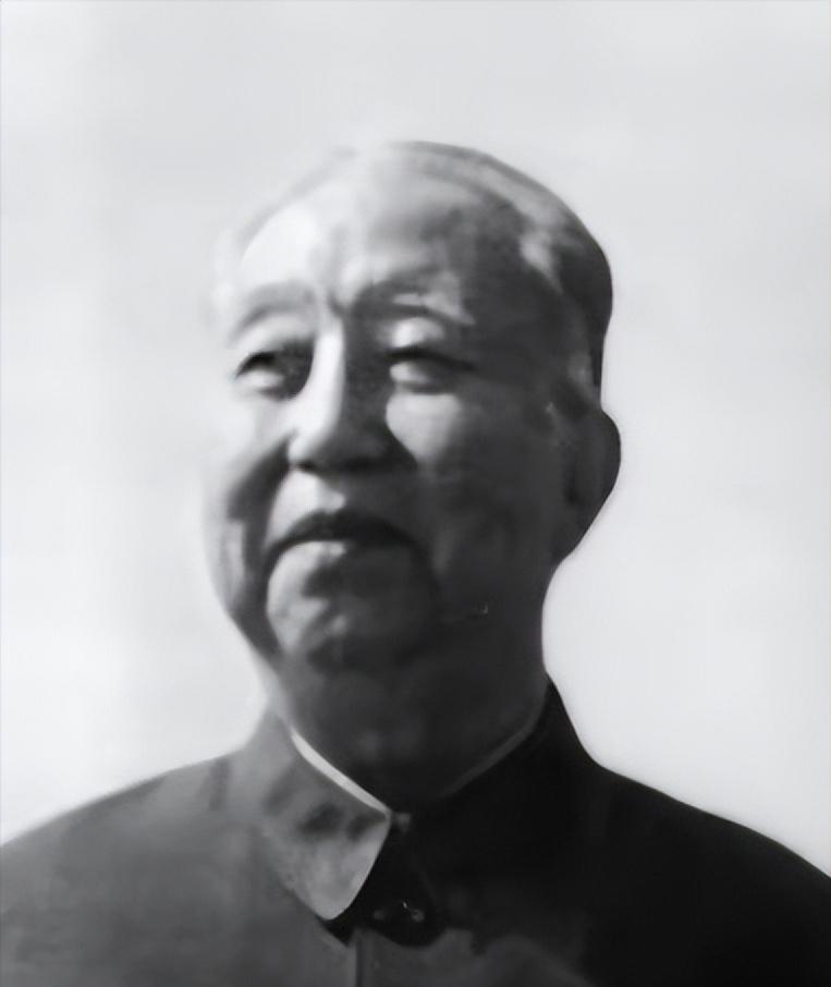 四年掌舵，一生丰碑：为何华国锋始终深得民心？

其实只要看看他手里攥着大权的时候