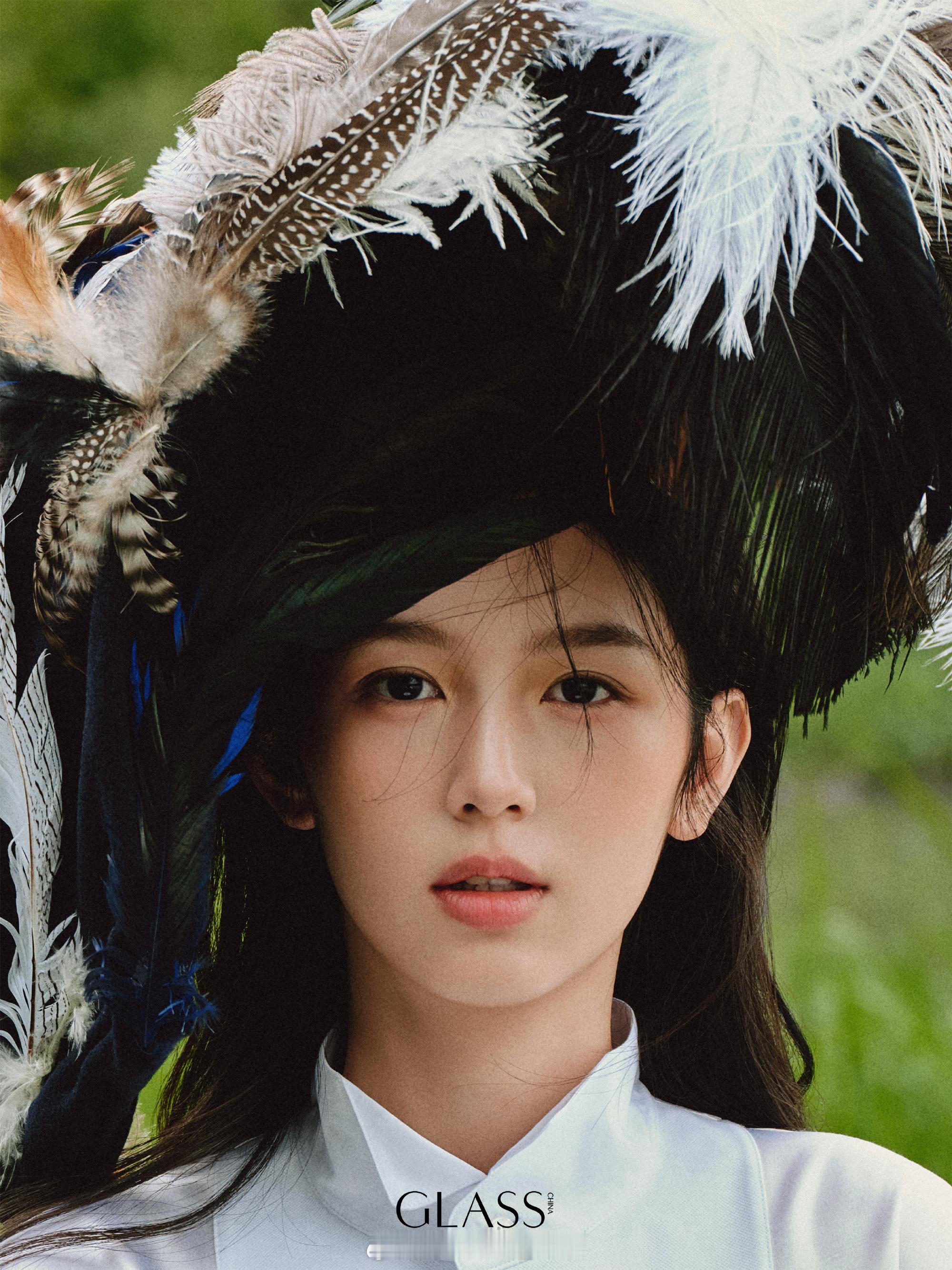 MOK_Magazine 周也 / 何开拓一 / GLASS CHINA May