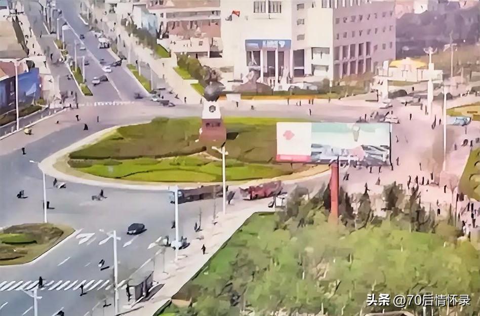 马踏飞燕，是中国旅游的标志。这尊紫铜雕塑，一眼便能读懂华夏千年的艺术魅力。200