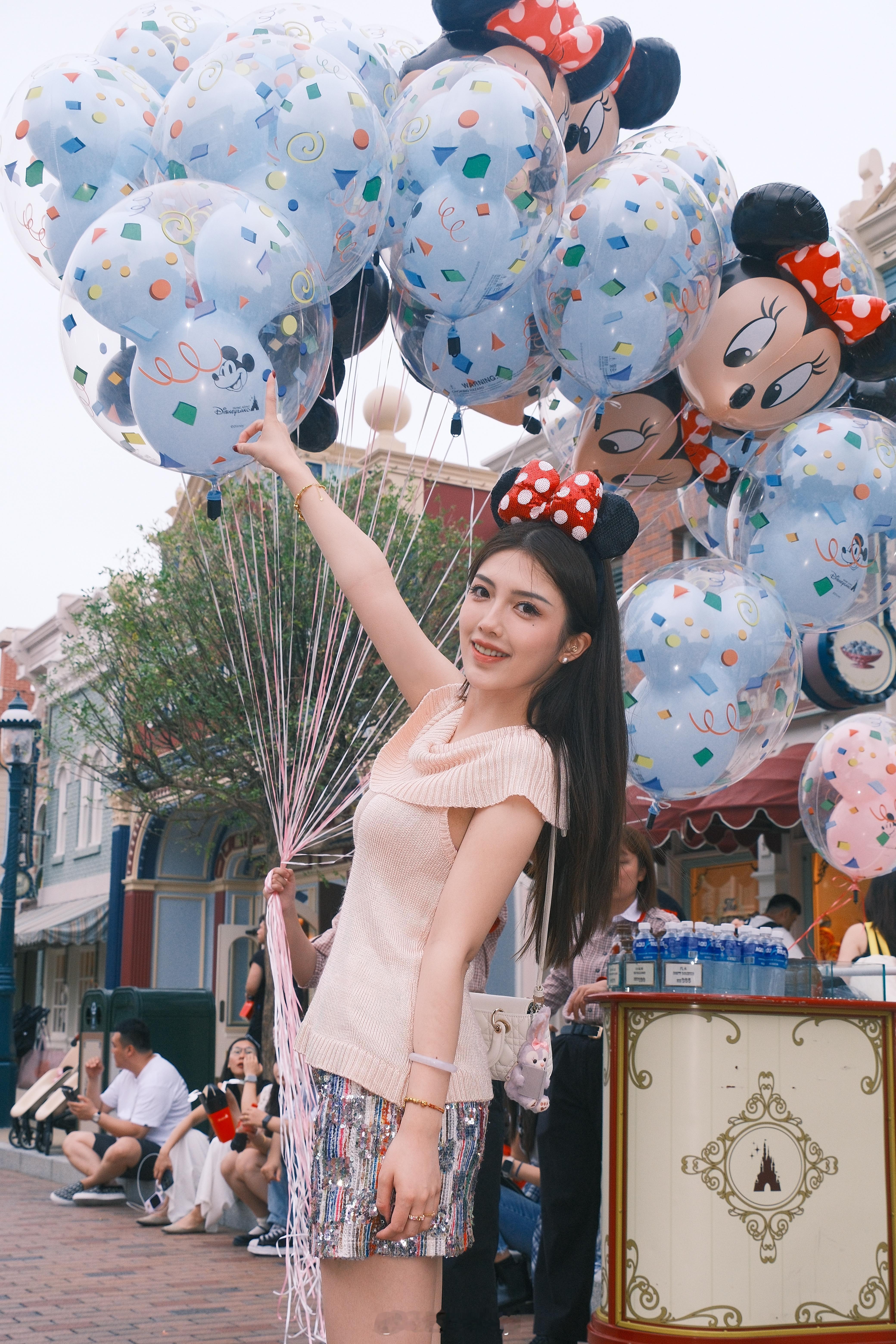 抱到米妮超幸福[爱慕]  ​​​