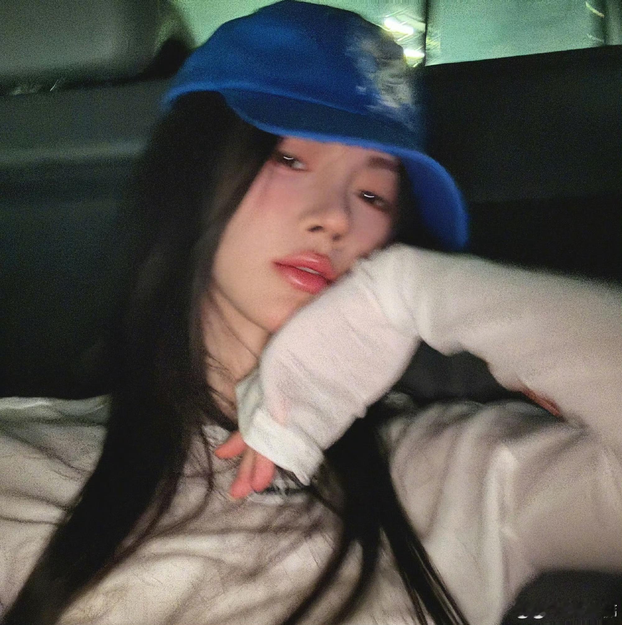 今日份游客鞠婧祎的分享！真的好喜欢这种白里透着粉的淡妆啊！小鞠出一期妆容教程吧！