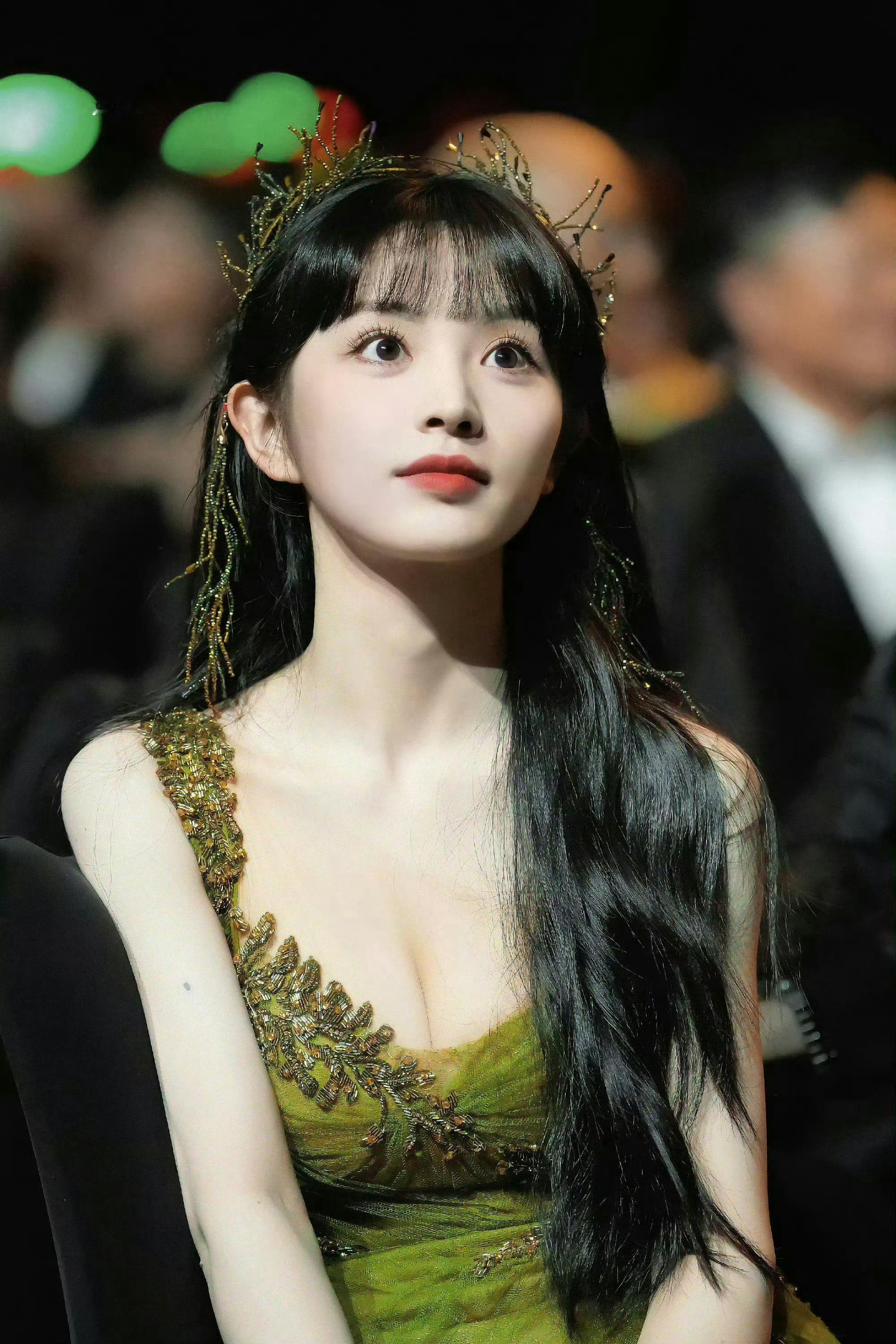 田曦薇 