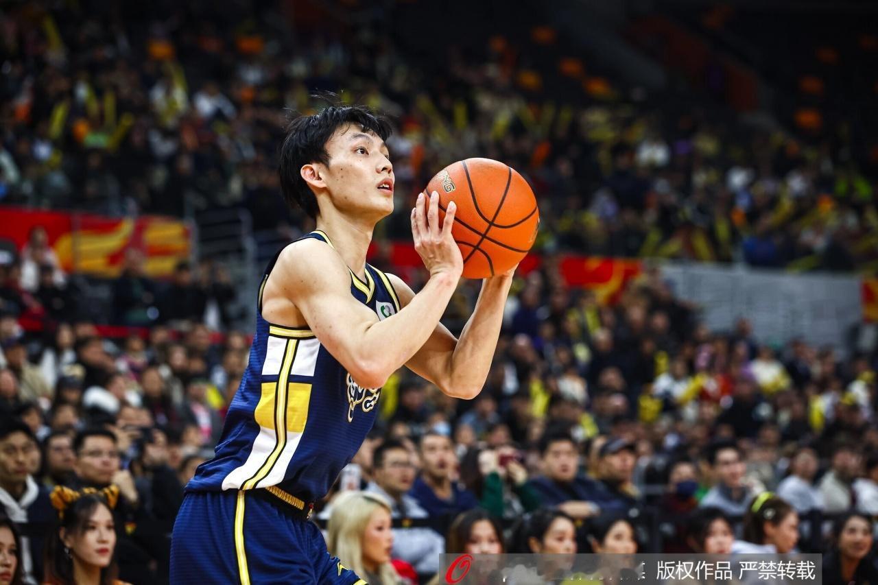 张庆鹏杀人诛心，两次在廖三宁前面像摆设，徐杰5中0比焦泊乔都差

廖三宁连续三个