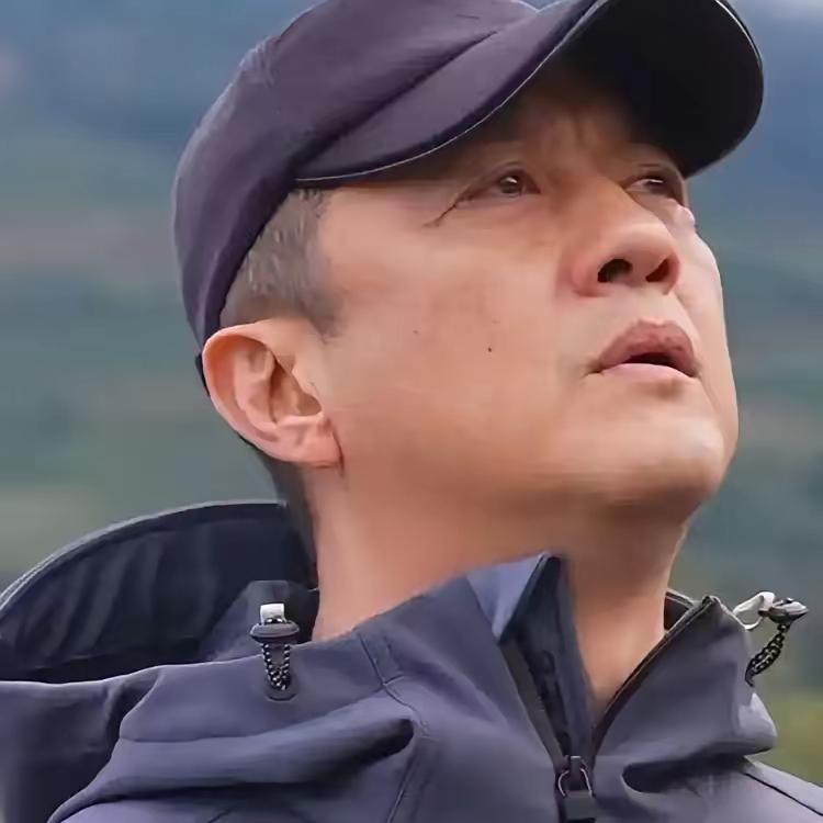 李亚鹏很难再婚了。

不是年纪问题，也不是钱的事。

这些年他生意屡战屡败，直播