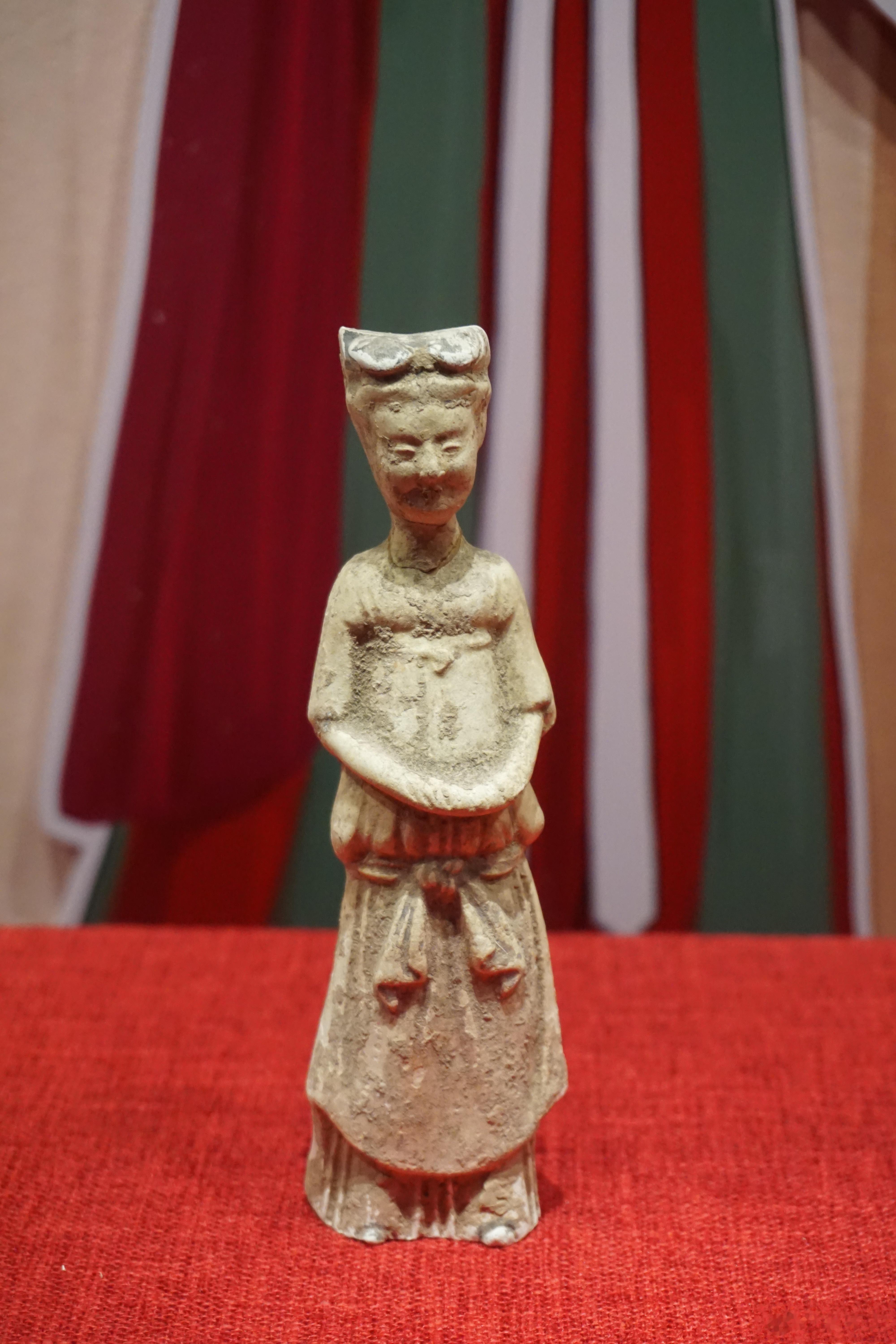 束裙小姑娘河南偃师唐贞观二十一年崔大义及其妻李夫人合葬墓出土 ​​​