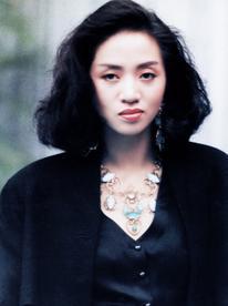 梅艳芳这信托基金，才叫把人心看透了！2003 年她走后，遗嘱写得明明白白，母亲每