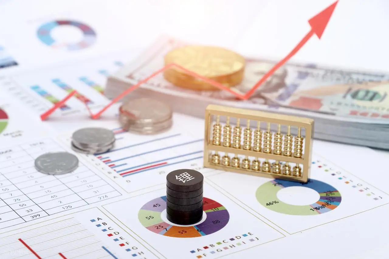 原创早评：今日有望冲击3万亿量能！

外盘情况：美股三大指数周二收高，交易员在本