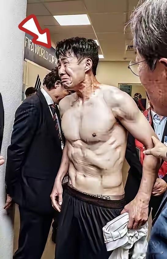 原来网友真没说错！
韩国队这趟回国，跟被开除国籍差不多了。
你就想吧，堂堂一个国