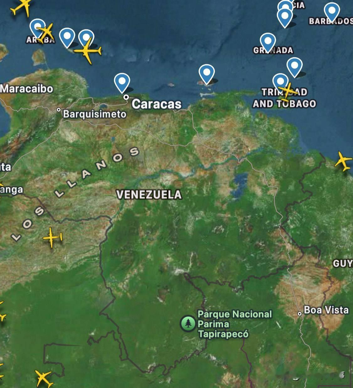 由于美国总统特朗普单方面宣布关闭委内瑞拉及其周边空域，数百个航班正在改变飞行路线