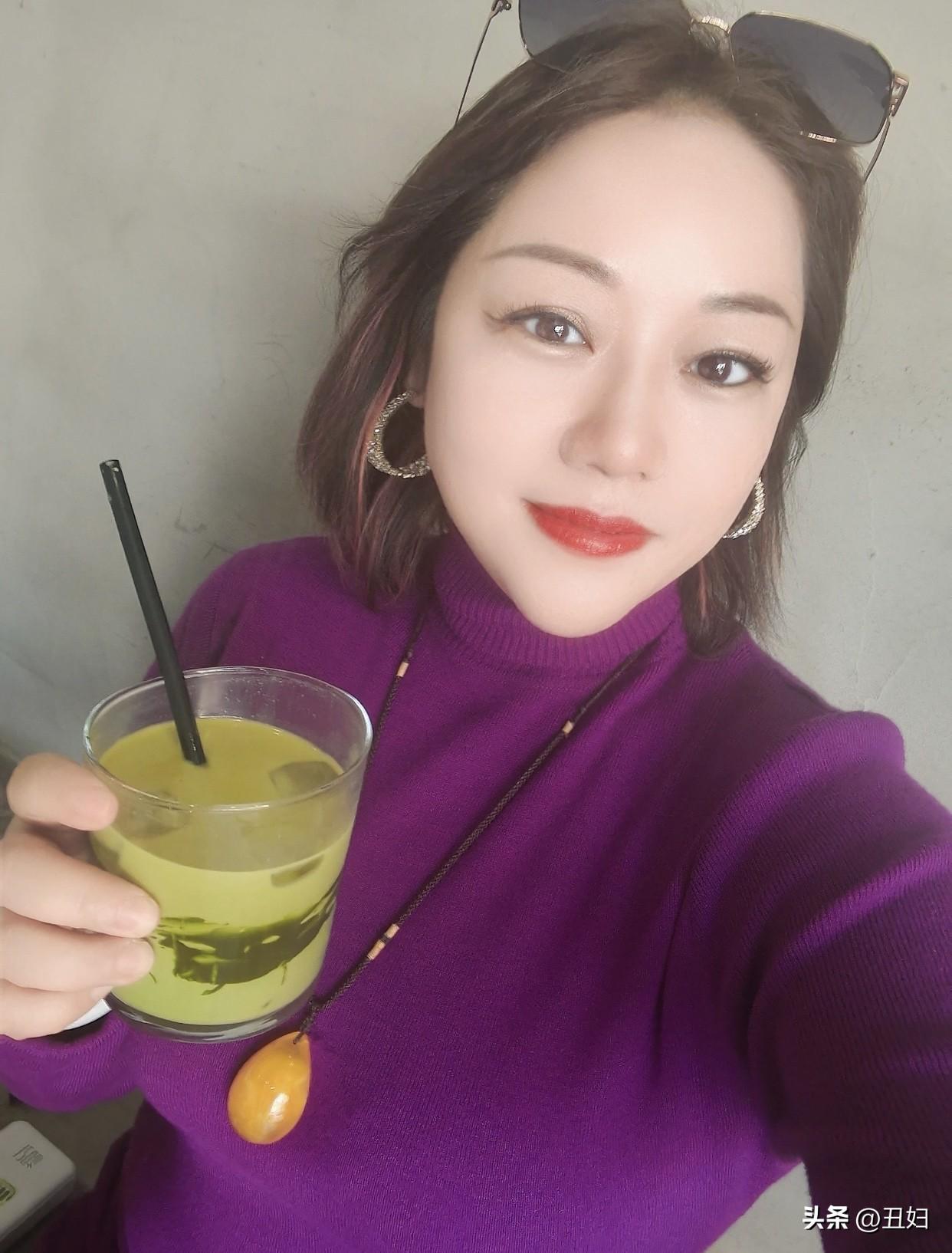 爱笑的女人魅力十足，你觉得呢爱笑的女人往往心态乐观，积极面对生活中的困难。