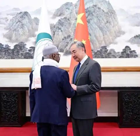 就在刚刚，
中国外交部正式宣布，
 
1月26日，据中国外交部网站文告：中国高层