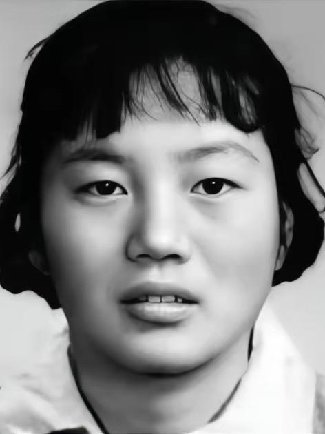 [中国赞]1968年，在忆苦思甜大会上，贫农卢兆东痛斥家史：“俺家三代讨饭，三辈