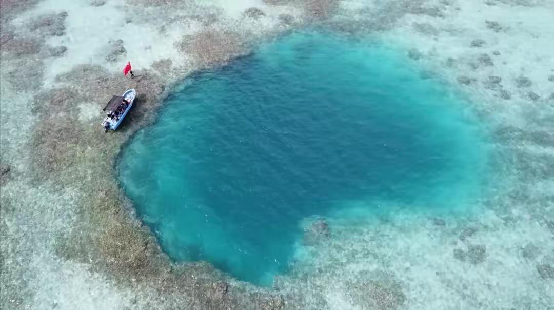 中国在黄岩岛的"浮动装置"立大功？首次发现，3000年前海洋蓝洞

黄岩岛这两天