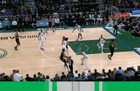 火箭新星格林上演超级拉杆
北京时间12月18日，火箭与雄鹿的比赛进行至第3节5分