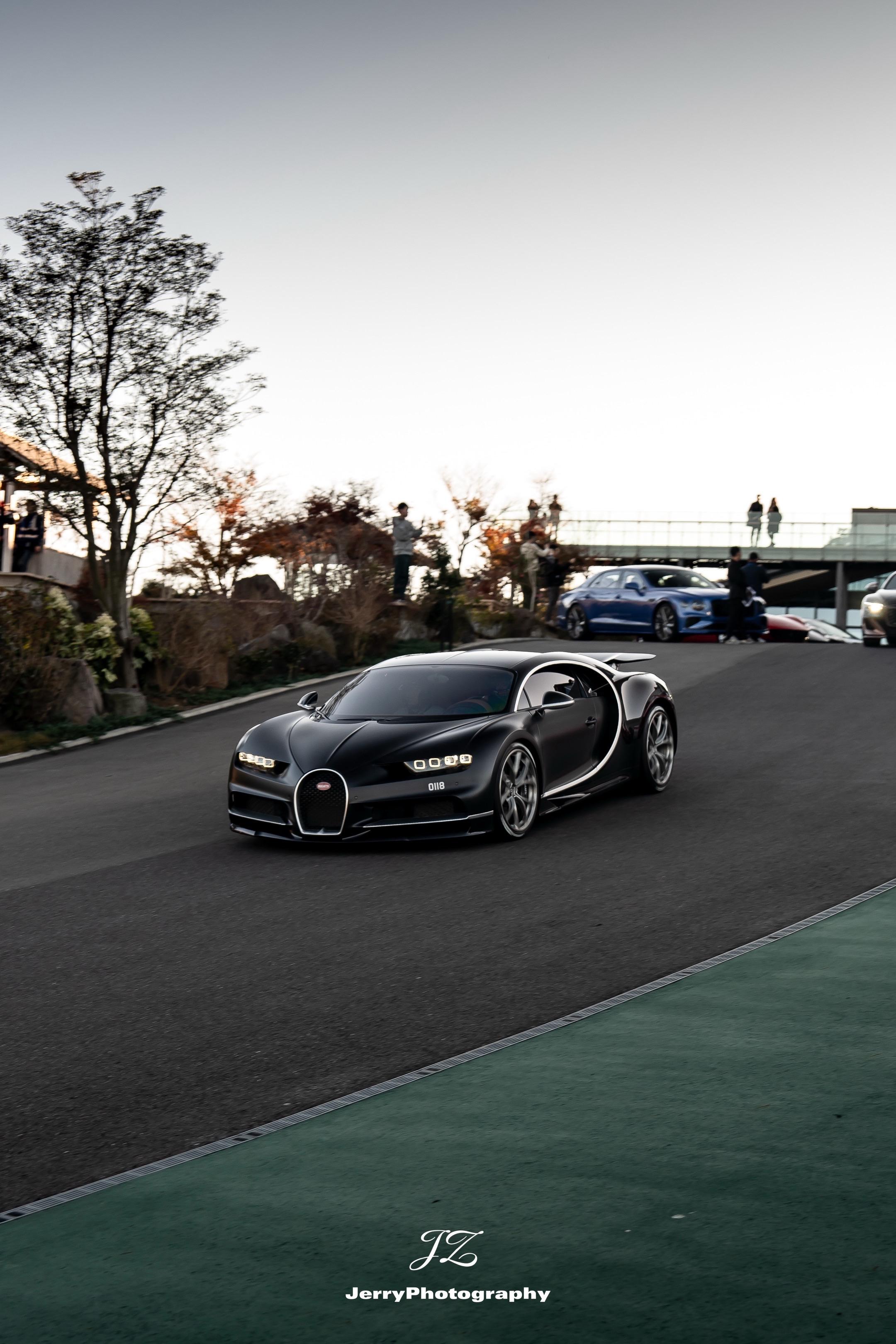 Carbon Dragon！见过了各式各样颜色的Chiron，裸碳的还是第一次见