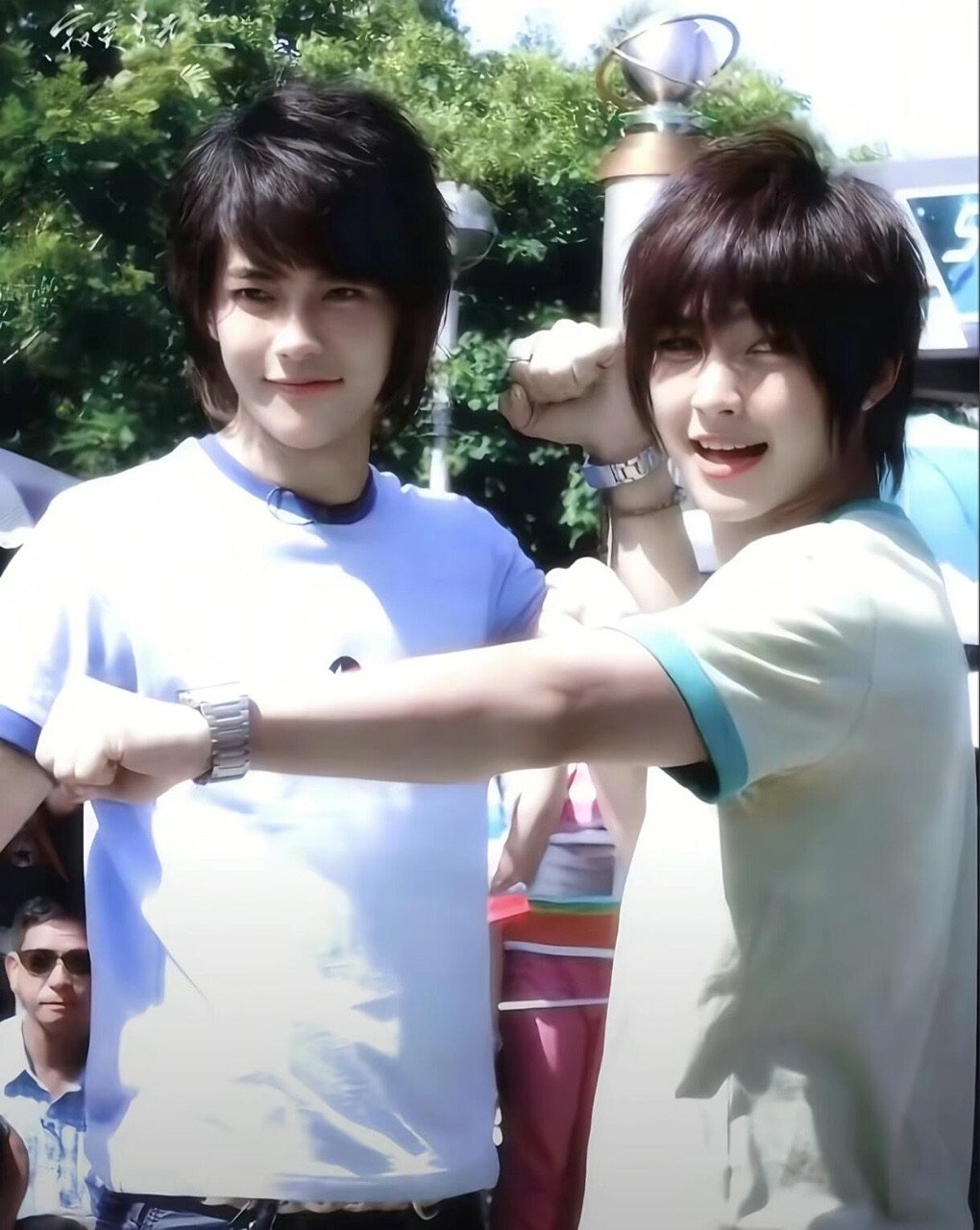 炎亚纶去汪东城的理发店做头发 救命！这是什么梦幻联动啊！ 