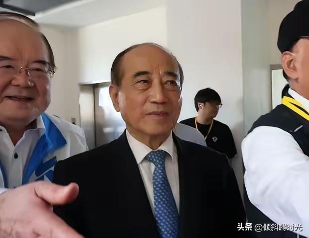 真是出乎意料啊，没想到国民党最高顾问王金平竟然这么“双标”，前脚媒体人王浅秋问他