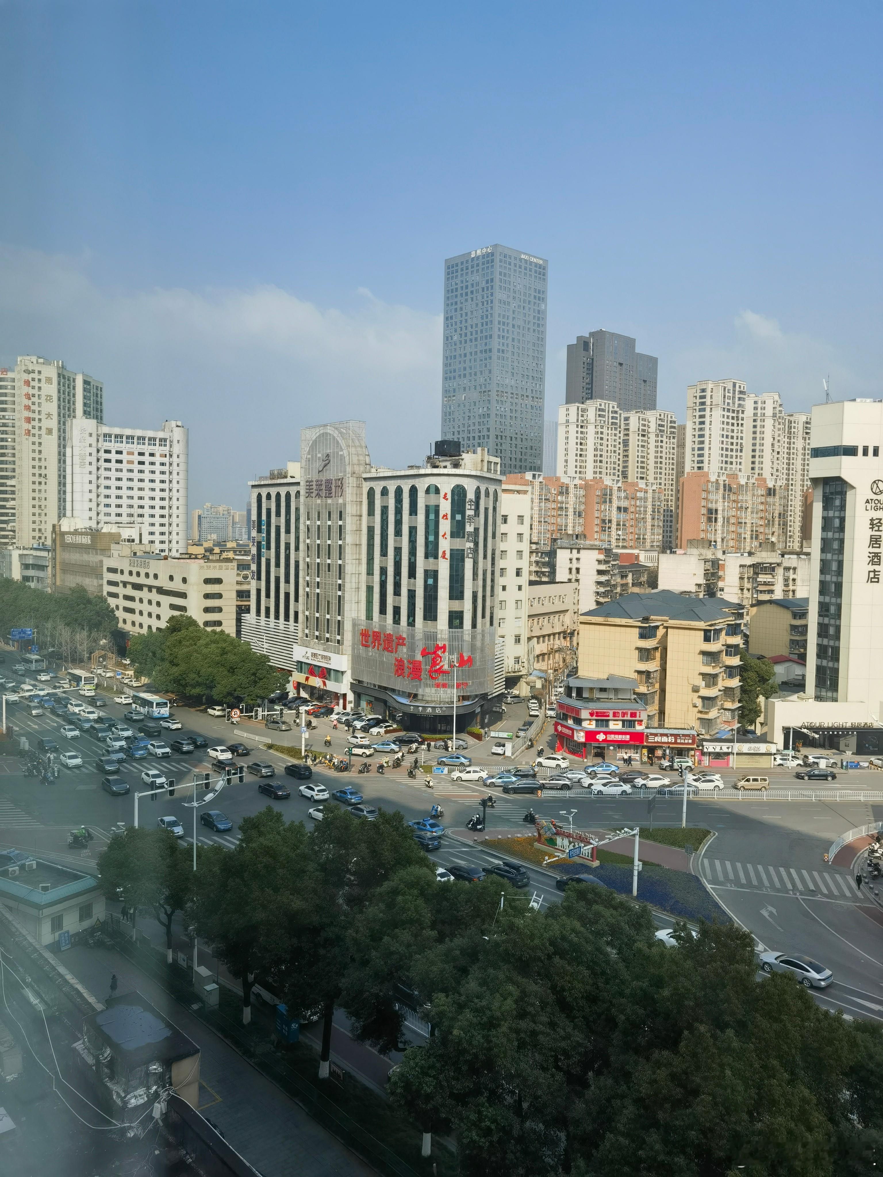 自己的歌主歌1：湘西的苗家少年 十八岁穿上军装作训图上的红线 画了二十五年长军区