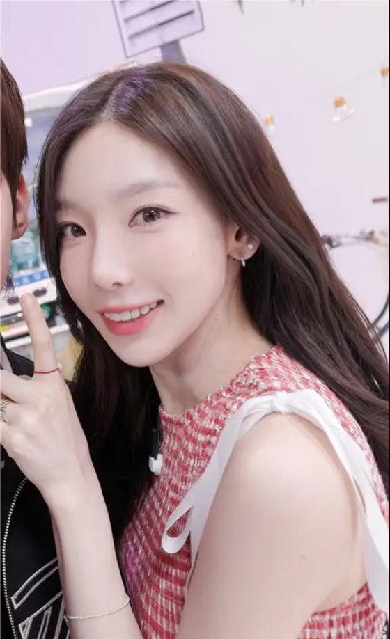 这张泰妍好像Jessica呀，捡一口泰西😁😁 ​​​