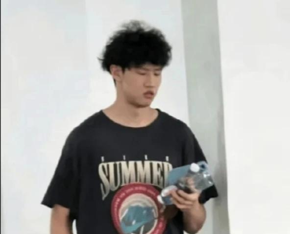续约基本敲定！黄明依留守广东，静待外教重点栽培
 
广东宏远已经正式开启和年轻内