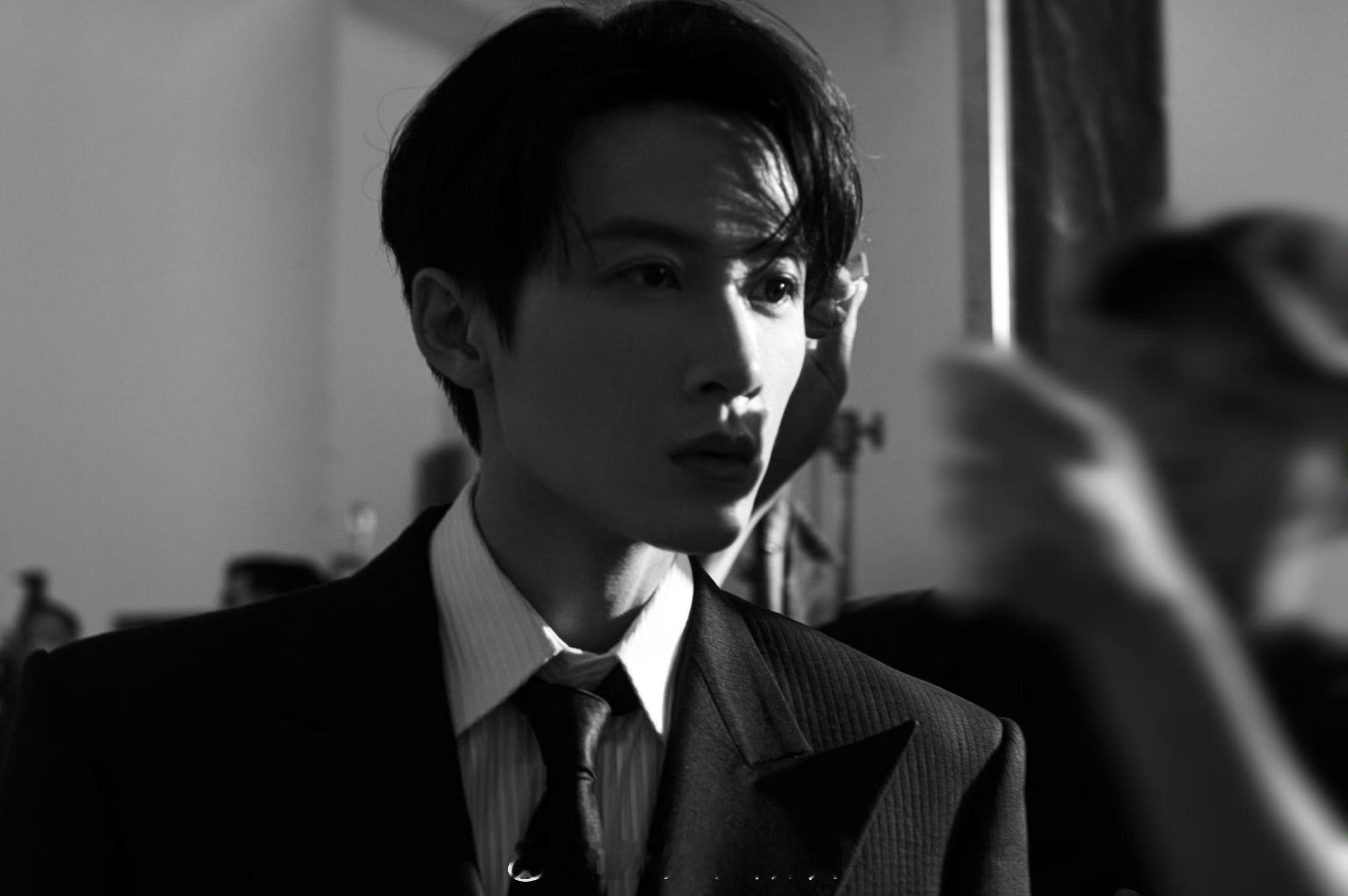 檀健次太给粉丝长脸了檀健次不愧全领域制霸 从北影评委到宣传推广大使，檀健次这身份