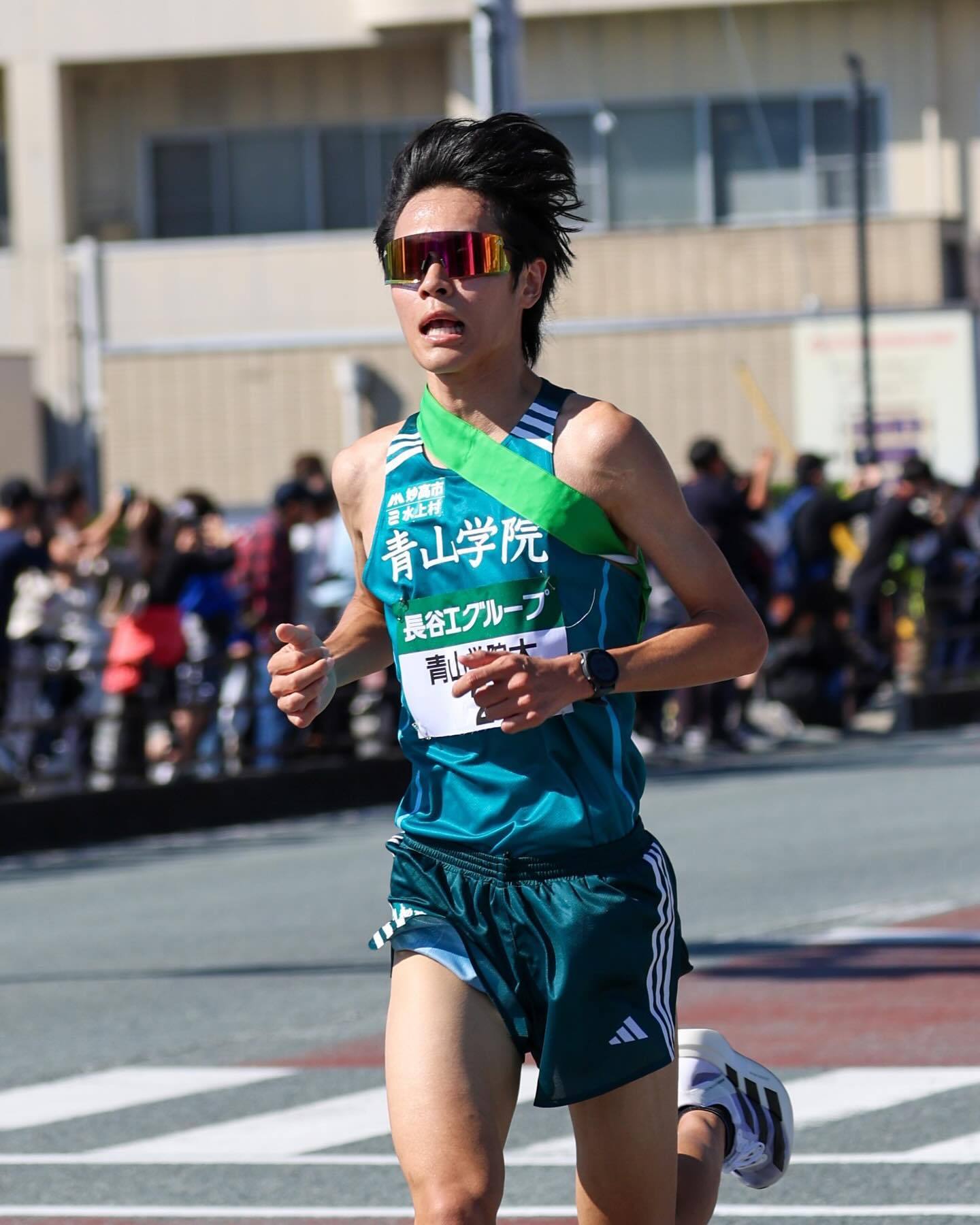 青学王牌太田苍生即将在东京马拉松上迎来自己的全马首秀，他的队友若林宏树、黑田朝日