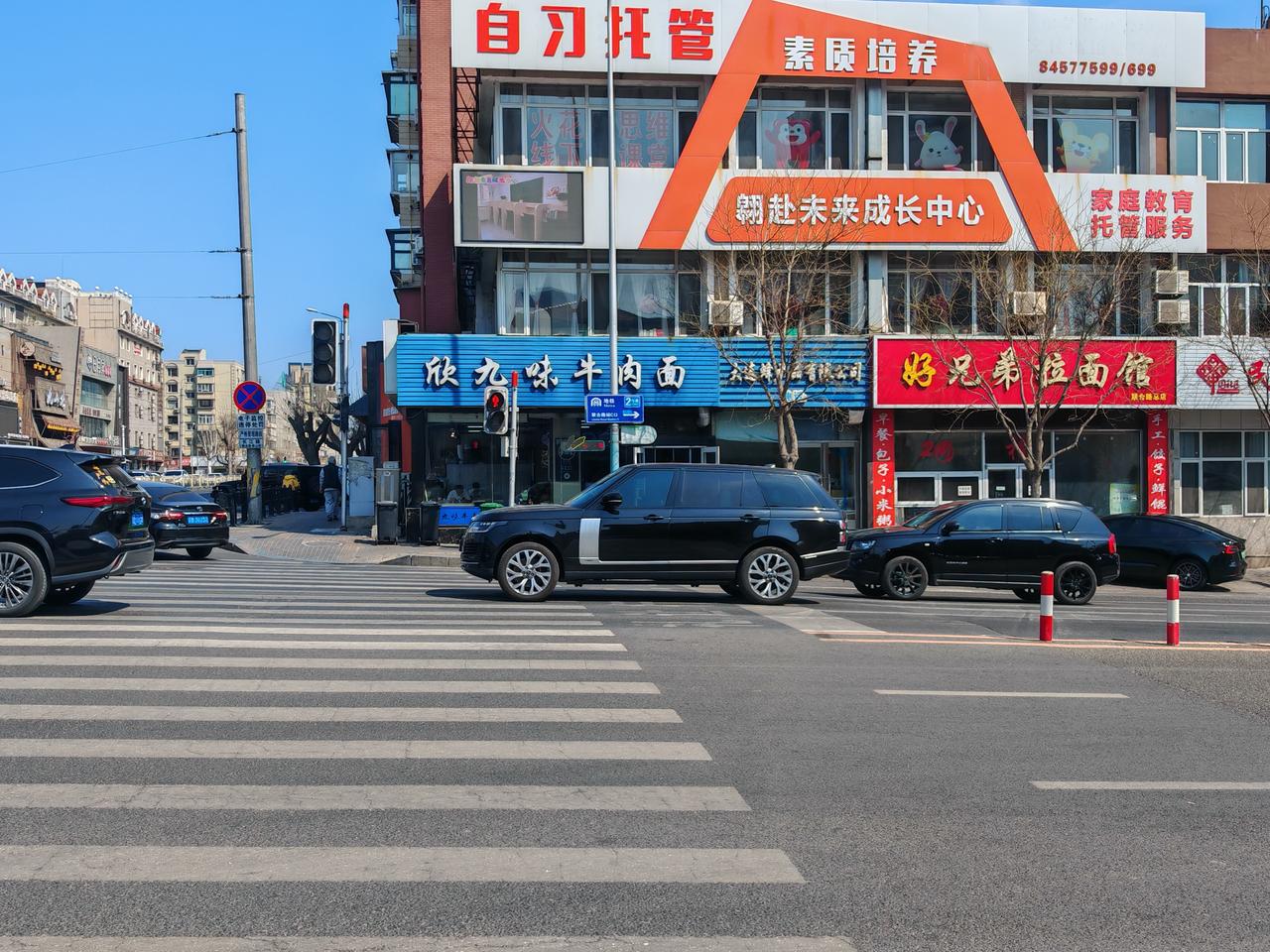 从这个星期开始，我准备改变运动作息时间。从每天早上去球馆运动，改为一星期最少休息