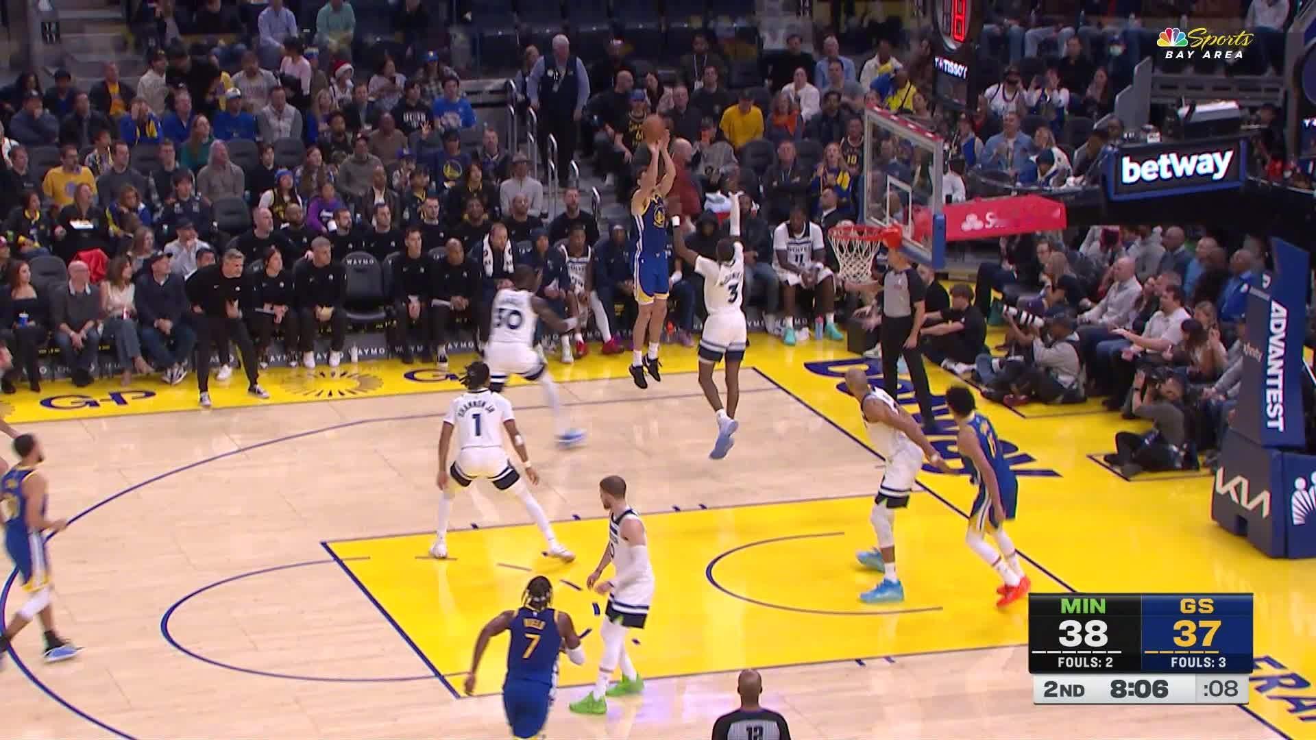 波斯特+希尔德命中底角三分！森林狼vs勇士