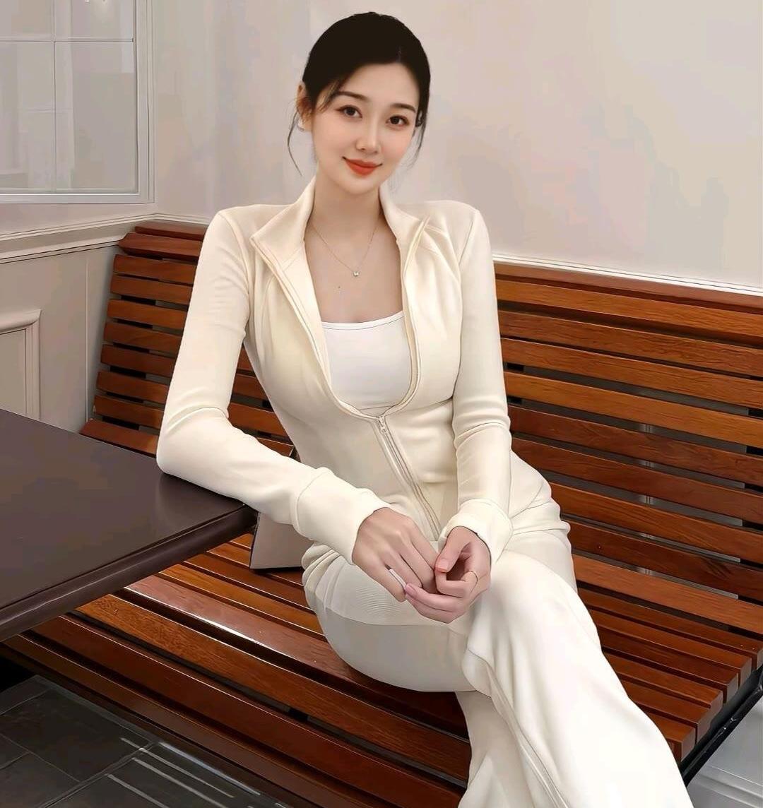 今日街拍，身材高挑的大美女谁看了不迷糊？