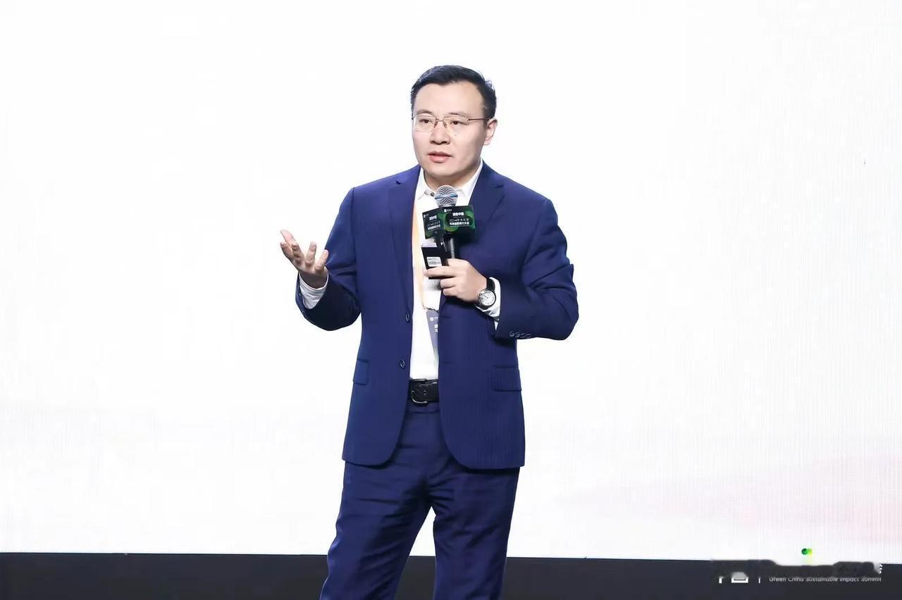 晨跑三公里，两百个俯卧撑，卷腹，哑铃，正心正念，坚持做长期正确的事。过午不食，戒