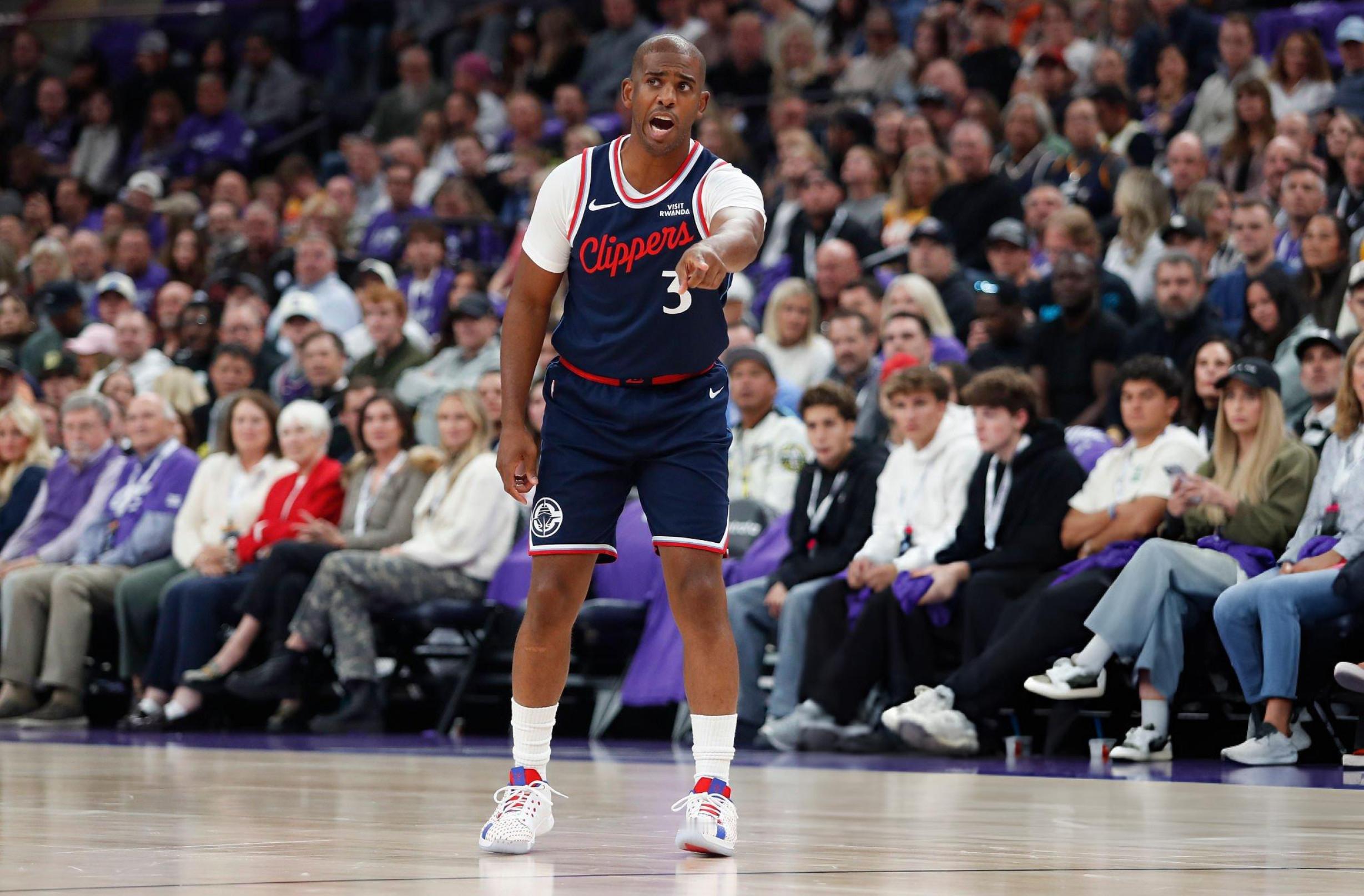 第一下不投 犹豫之后干拔 保罗这个臭毛病真有点越老越犟的感觉我的观赛搭子 ​​​