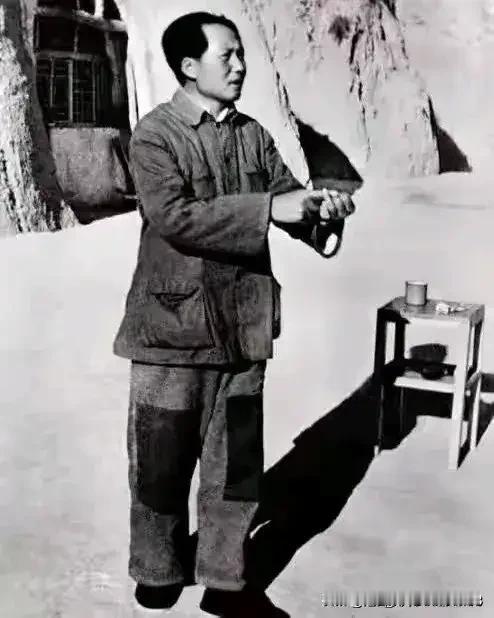 平民领袖，从人民群众中来，到人民群众中去，一刻也不脱离人民群众！

人民领袖爱人