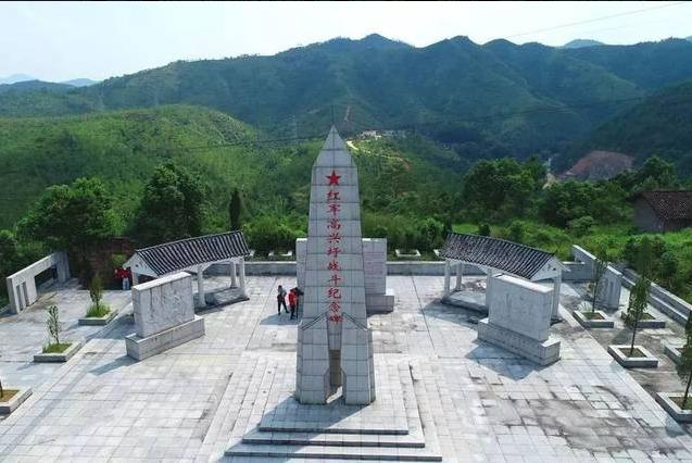 1931年江西围剿离谱至极，前两次两军默契放水、互不死磕；第三次直接杀红了眼。高