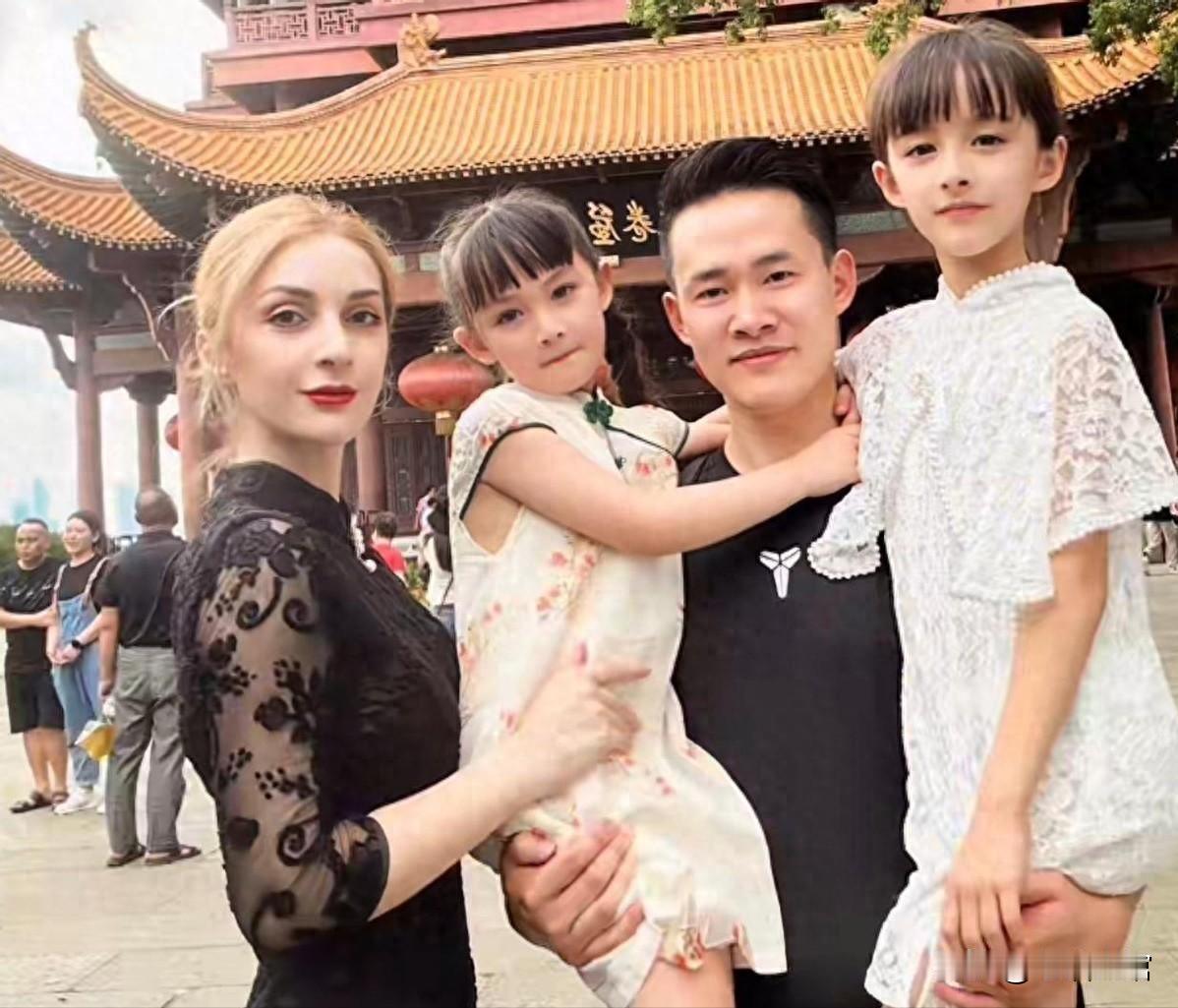 2014年，湖北穷小子被格鲁吉亚的美女模特倒追，不仅一分钱彩礼不要，还给小伙生下