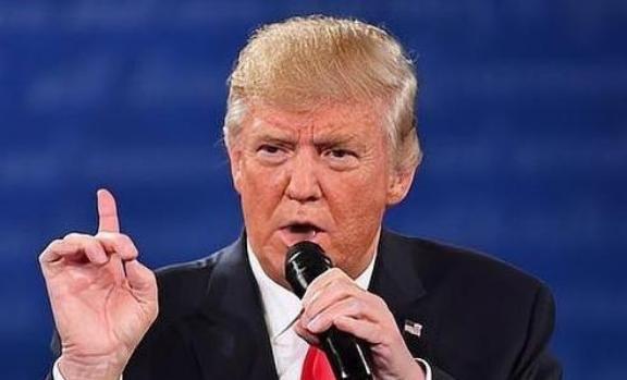 特朗普曾再次通告全球：台湾问题是中国自己的问题，美国尊重中国的任何一个举动，中国