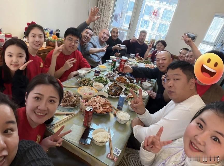 刘能家的团圆年
这个春节，刘能家的团圆饭热闹又暖心，没有什么花哨的讲究，全是实打