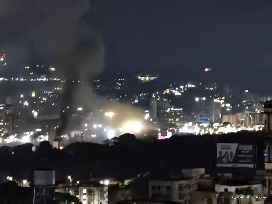 “美军正式发动了对委内瑞拉的入侵行动！”美军F-35隐身战斗机突袭委内瑞拉海军基