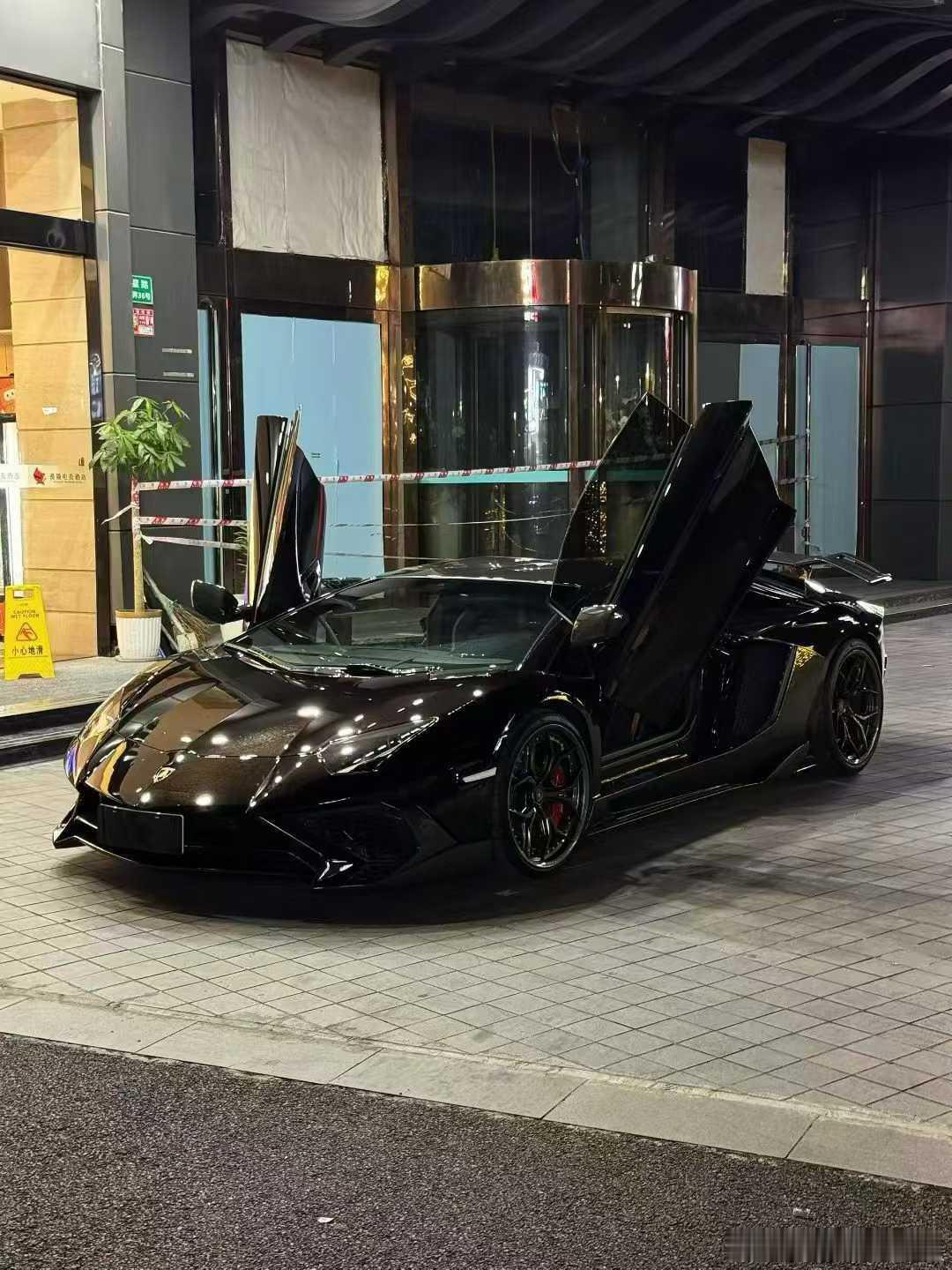 兰博基尼740S敞篷，细节控，20年4000公里，升级全套迈莎瑞套件 ​​​