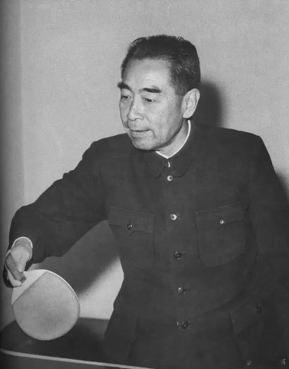 1960年11月，周恩来在北京中南海。 ​​​