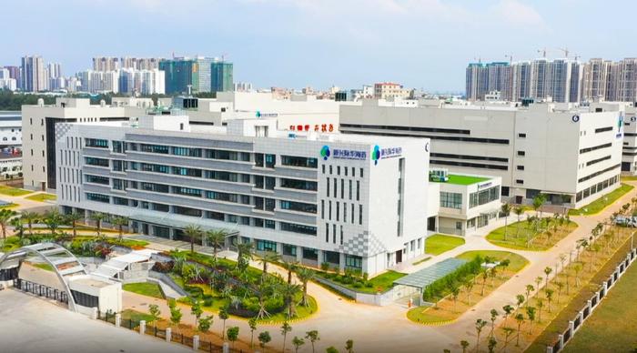市净率高得令人惊讶
       海南海药市净率远高于同行业，离谱至极！截至20