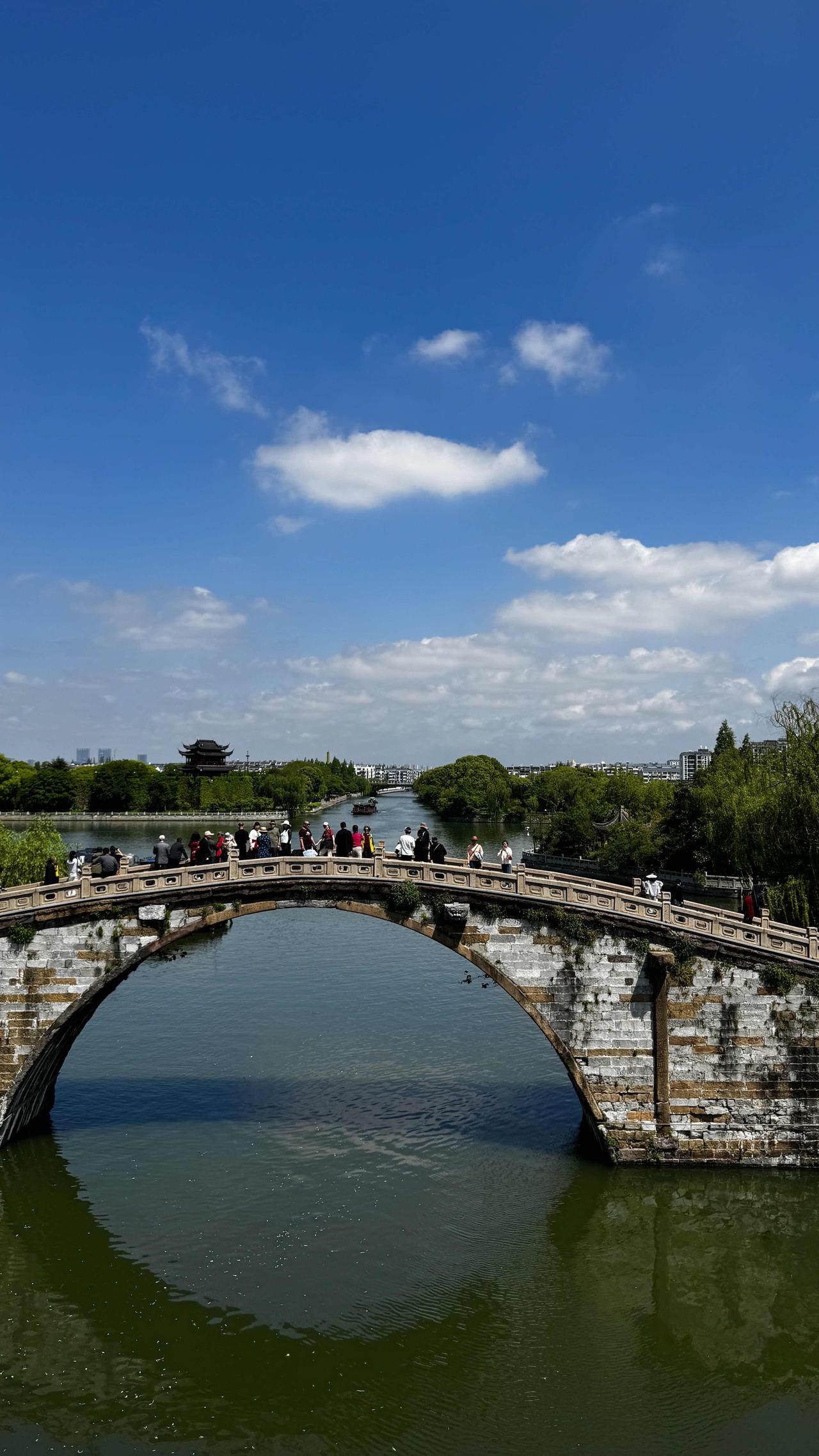分享一张你最近随拍的照片觅渡桥（原名灭渡桥）是苏州古城东南、葑门外跨京杭大运河的