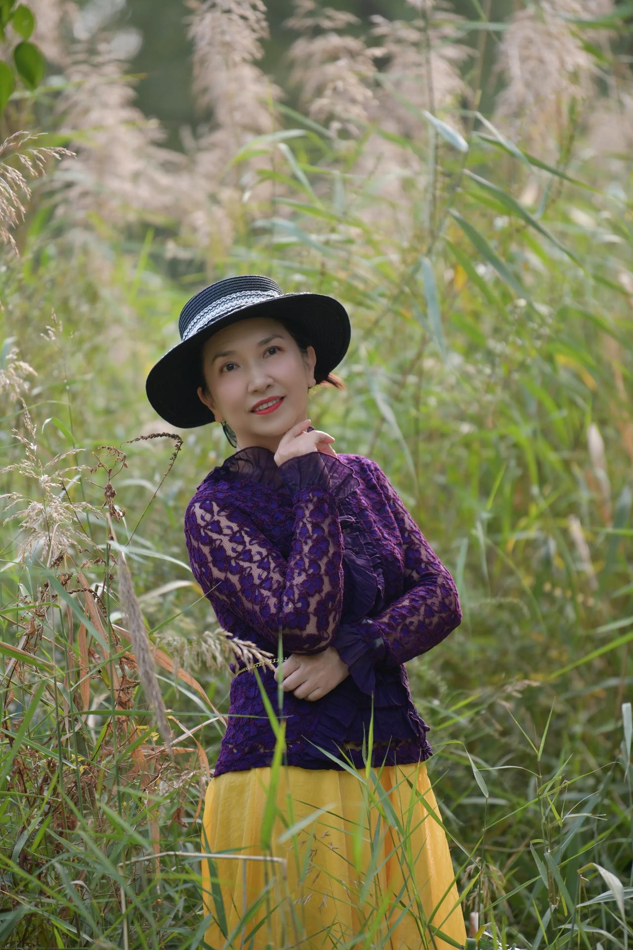 秋天的芦苇，拍摄于龙湖公园。#芦苇荡深处随拍# #摄影取景芦苇坡# #芦苇在荡漾