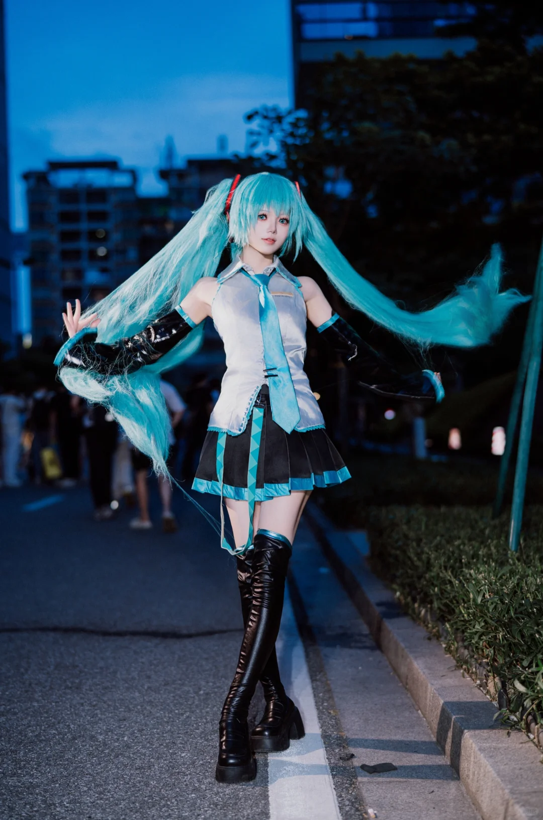 不会有人萤火虫没拍到初音未来吧