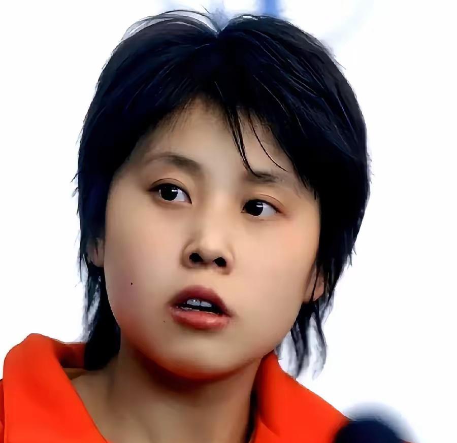 被国家队开除后，她在零下30度露天冰场滑冰，加拿大千万年薪加国籍，她看都不看。